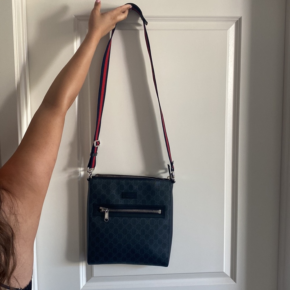 Gucci Messenger Bag - Picture 3 of 7